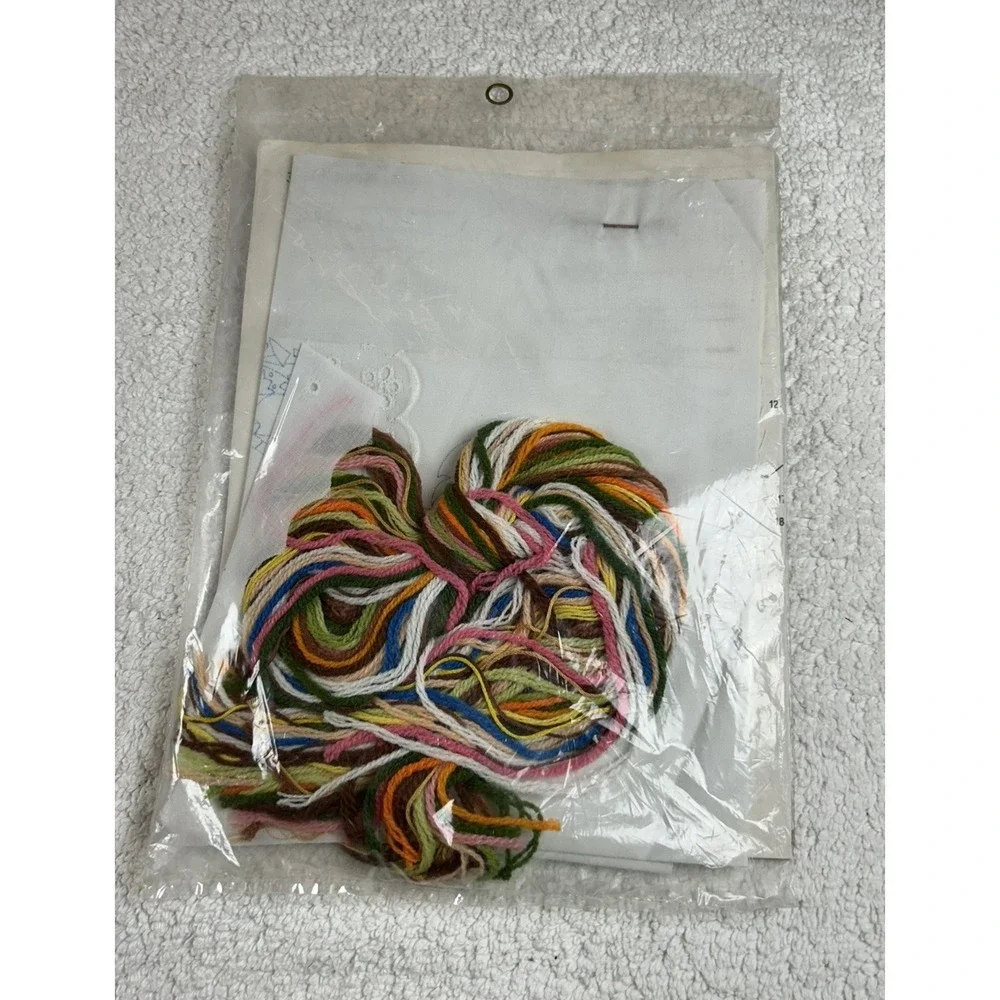 NOS Bucilla Needlecraft Kit #3524 